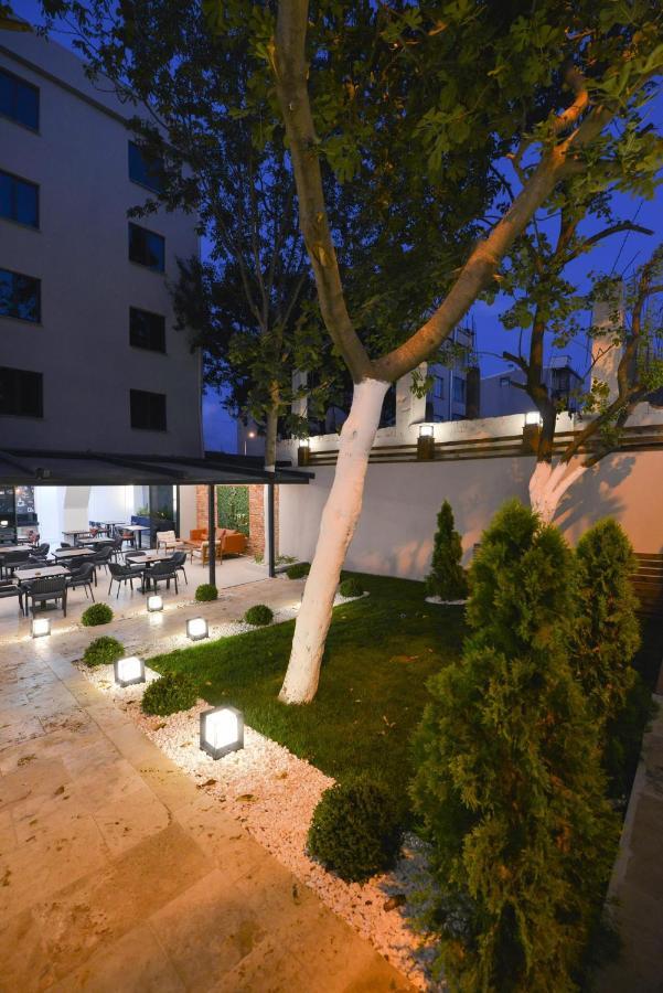 Istport Garden Hotels Arnavutkoy Екстер'єр фото The garden of the hotel